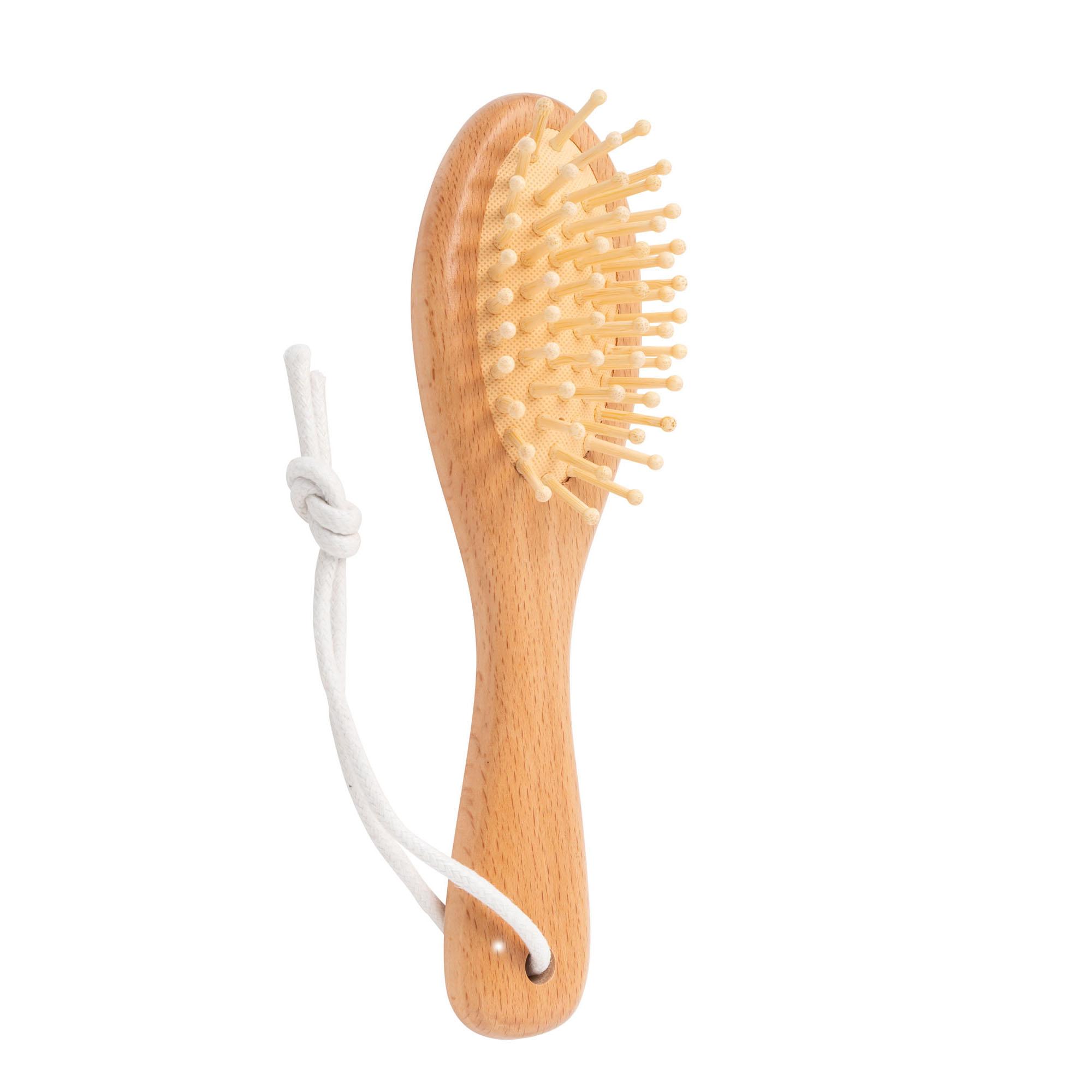 Petite brosse en hêtre