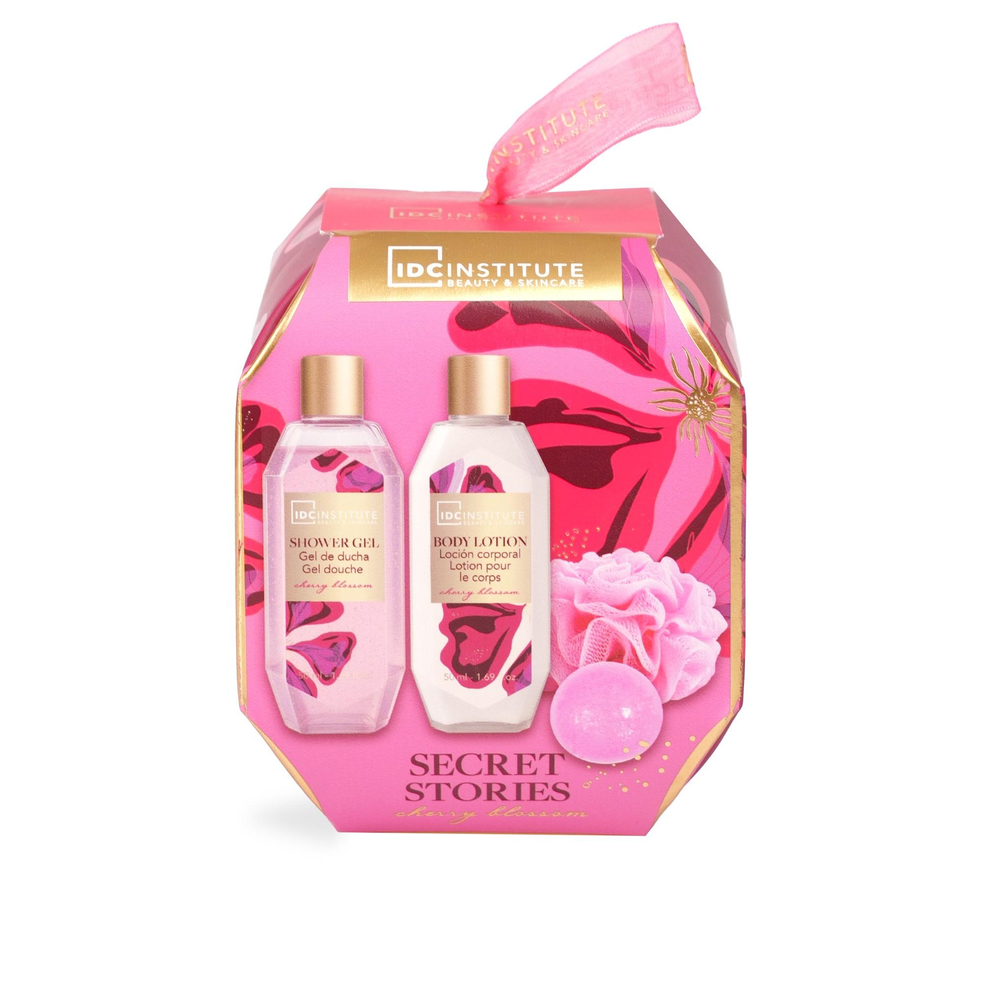 Secret Histories Bloemrijke Cadeauversiering